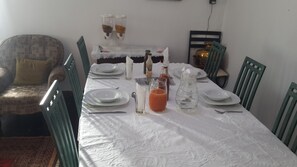 Café da manhã inglês grátis todos os dias