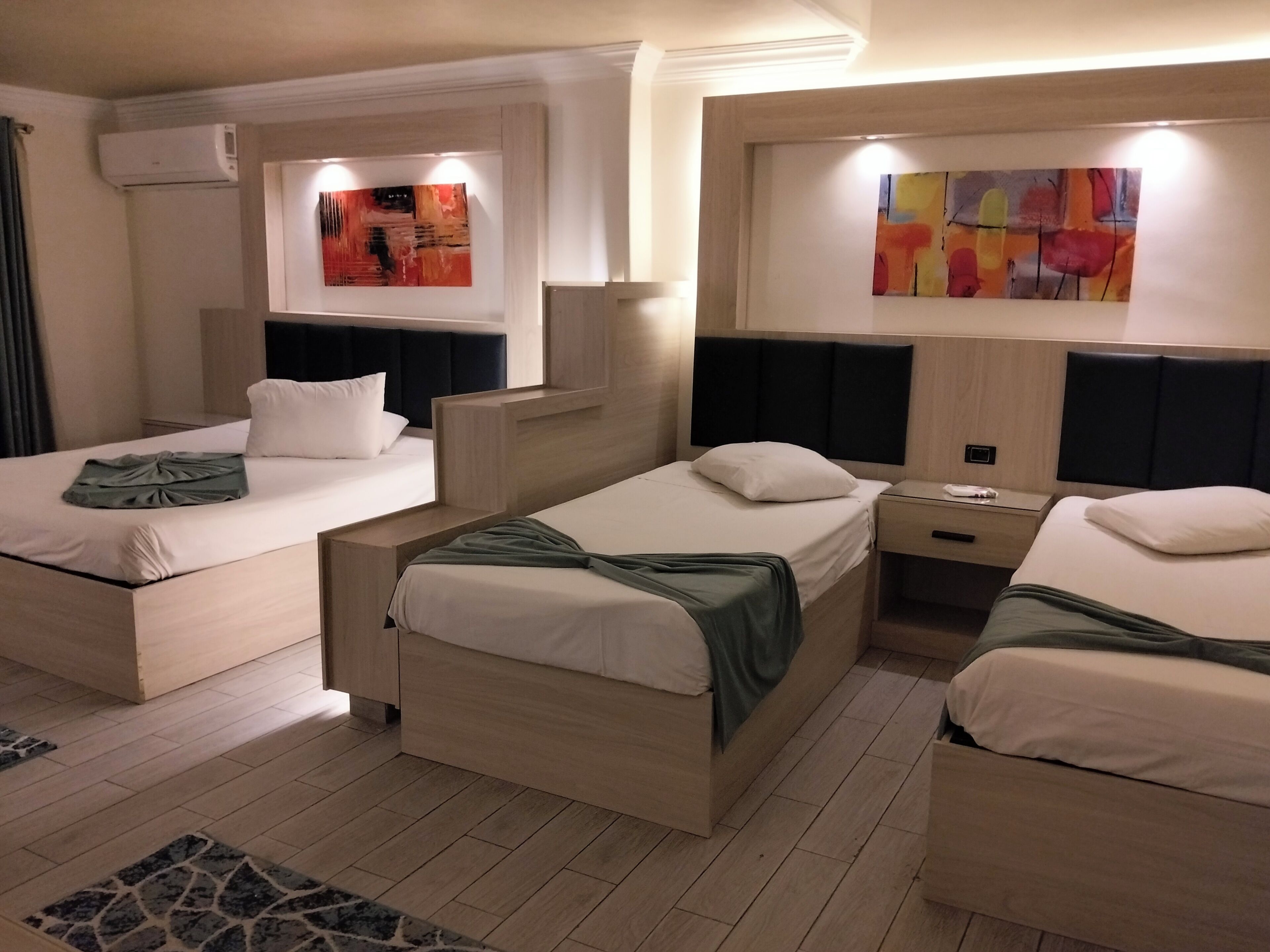 Familjerum | 1 sovrum, minibar, värdeförvaringsskåp på rummet och ljudisolering