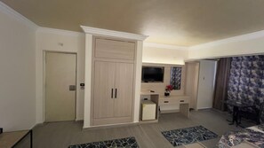 Family Room | 1 bedroom, minibar, in-room safe, soundproofing - Havana Hotel Cairo (Giza)