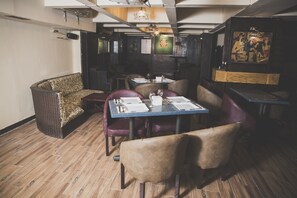 Breakfast, lunch and dinner served - Havana Hotel Cairo (Giza)