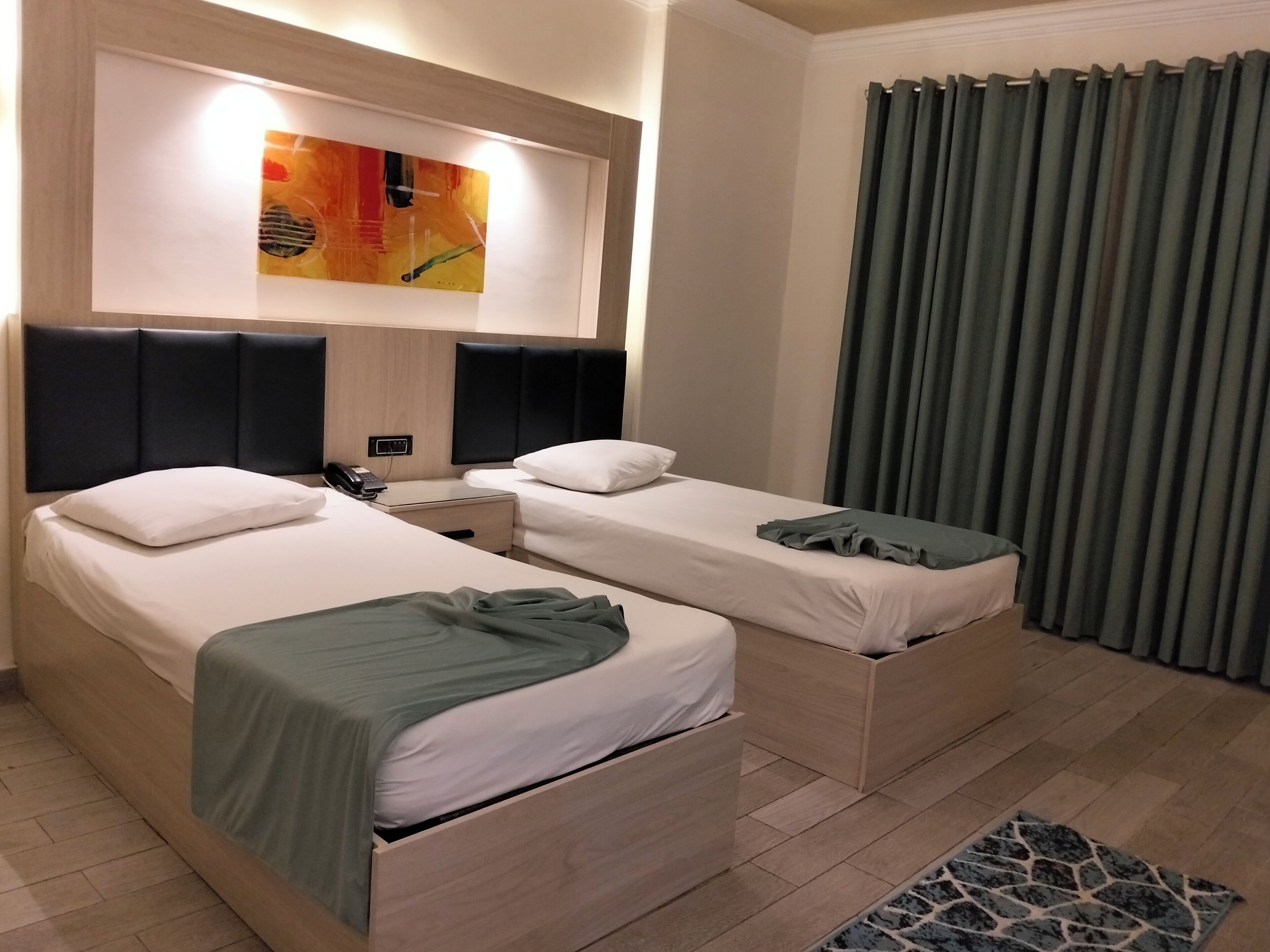 1 sovrum, minibar, värdeförvaringsskåp på rummet och ljudisolering