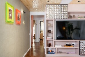 City Apartment, 2 Bedrooms, City View | Living area