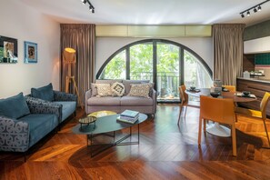 Living room - Boutique & Comfort in David's Village by FeelHome (Jerusalem)