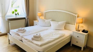 Comfort-Doppelzimmer | Hochwertige Bettwaren, kostenloses WLAN, BettwÀsche