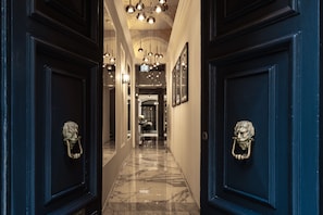 Property entrance - 1926 Le Parisot Boutique Suites (Valletta)