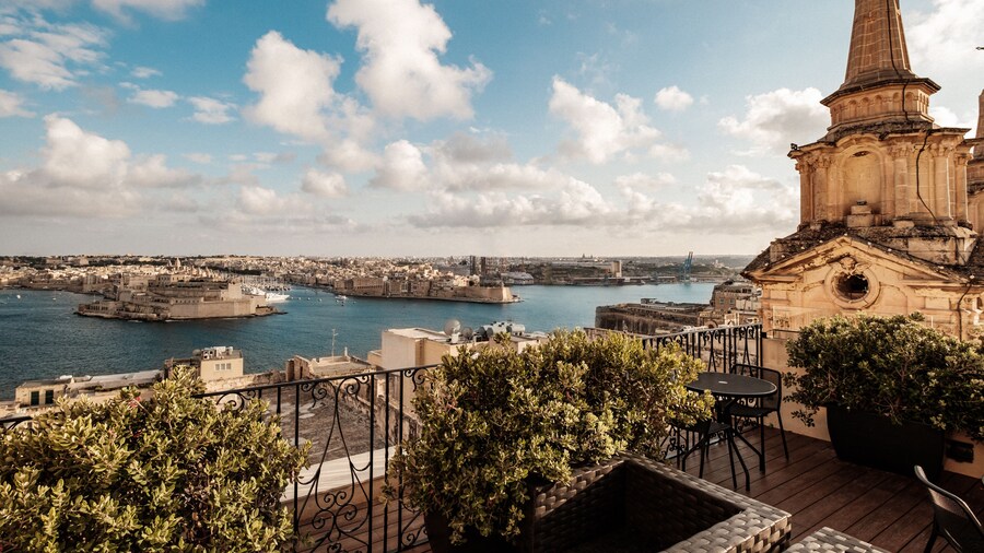 1926 Le Parisot Boutique Suites