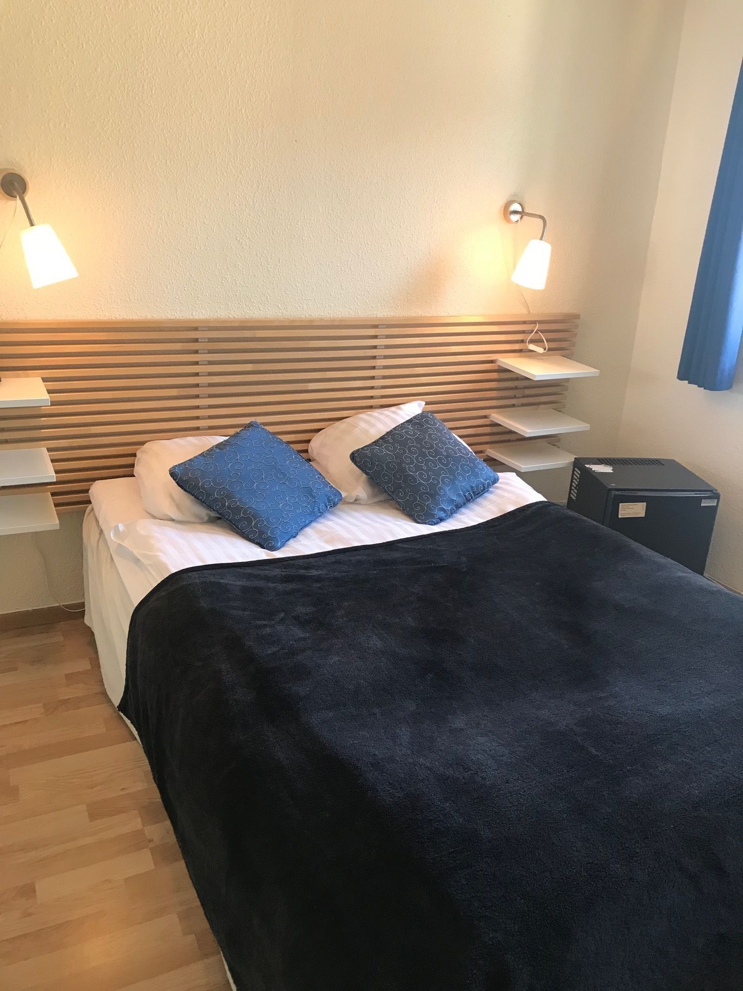 Minibar, kostenloses WLAN, Bettwäsche