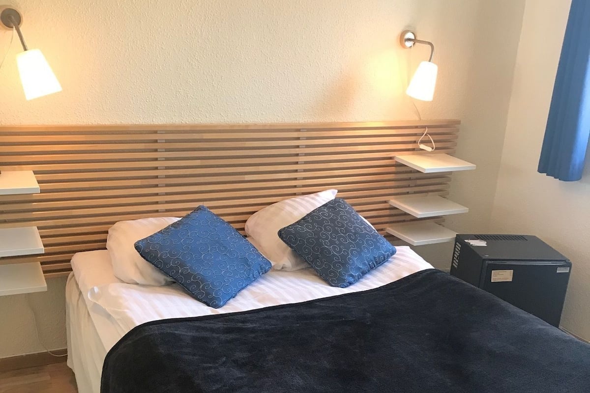 Minibar, kostenloses WLAN, Bettwäsche