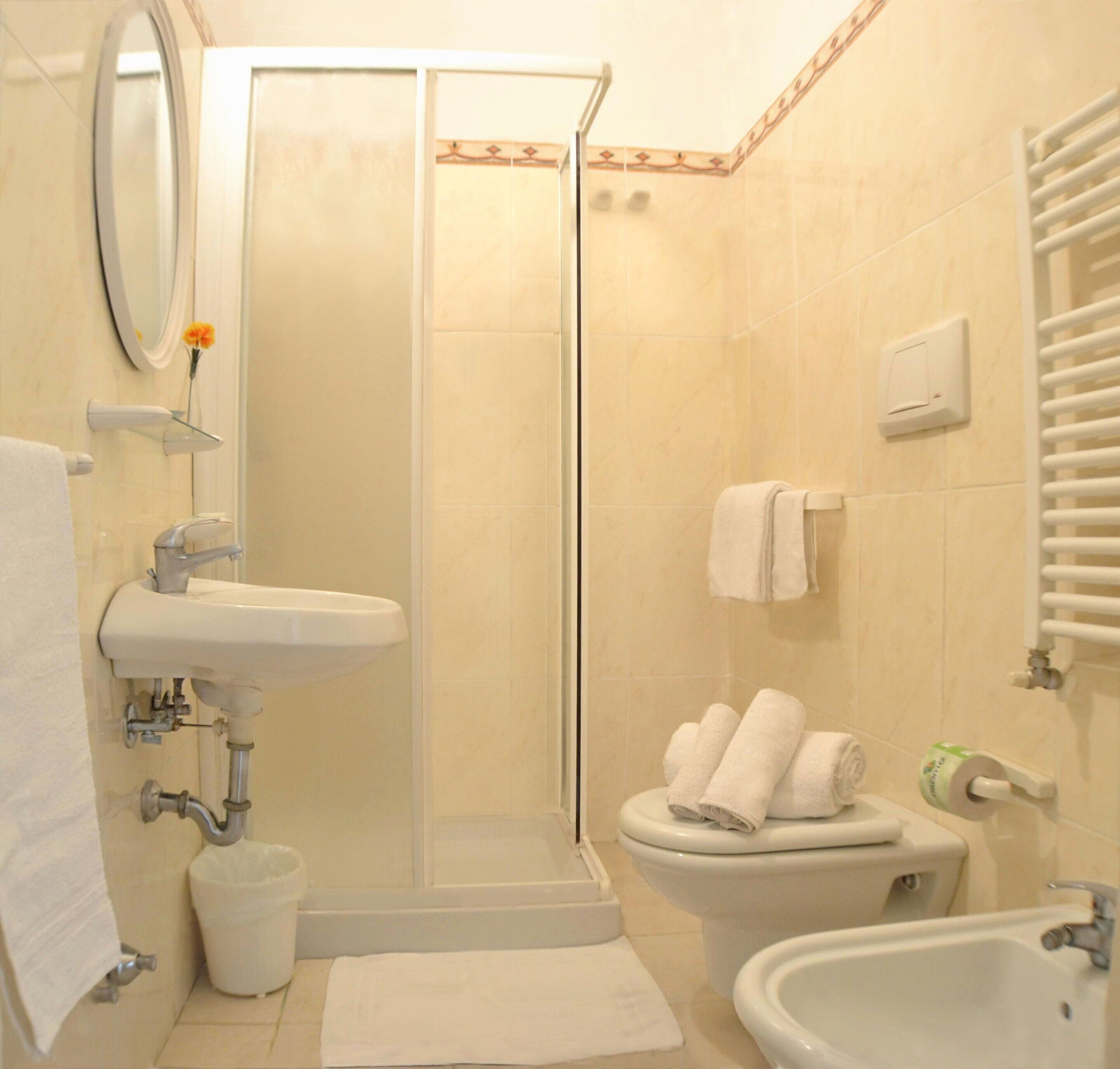 shower, rainfall showerhead, free toiletries, hair dryer