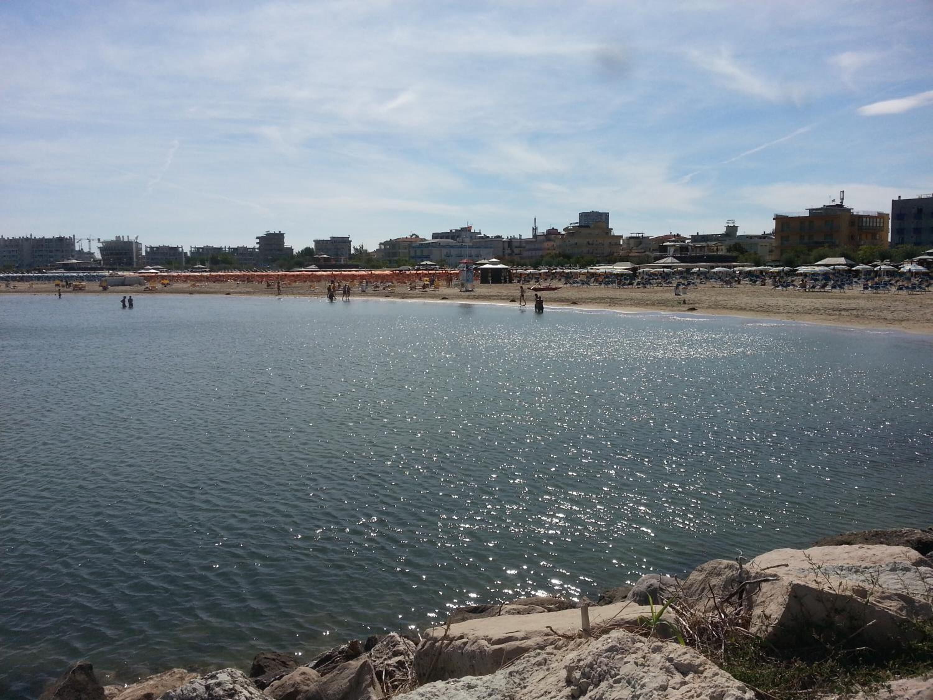 beach nearby, 3 beach bars