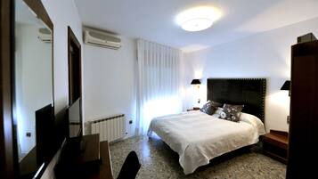 Double Room | Desk, free WiFi