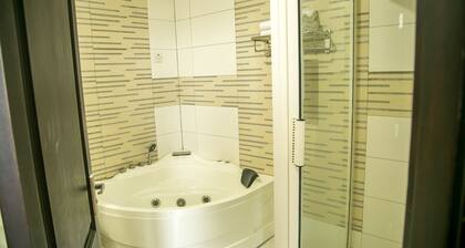 Kebby's Hotel