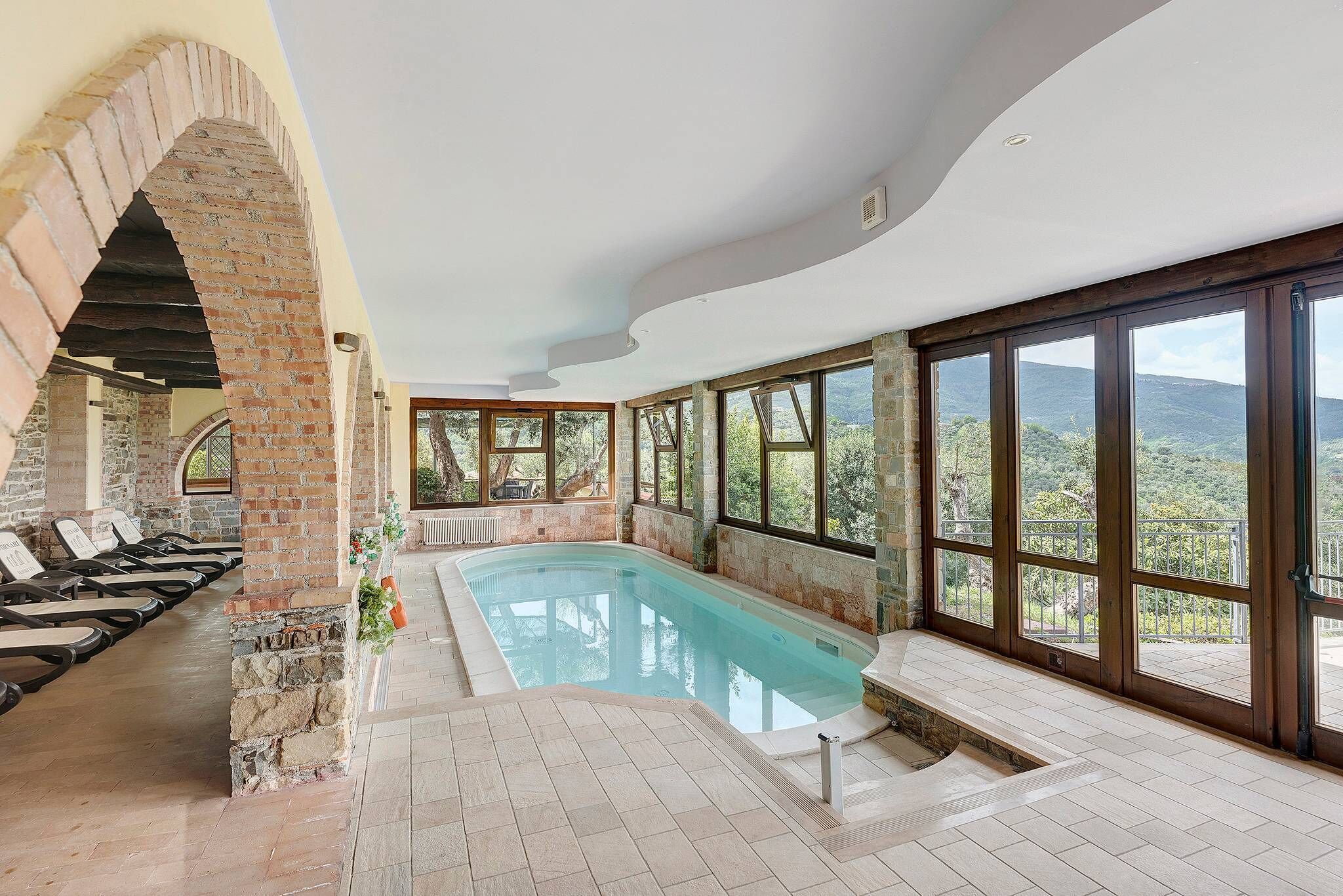 Villa, vista a la montaña | Alberca | Alberca al aire libre 