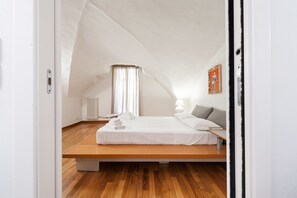 Appartement, 2 chambres | 2 chambres, ameublement personnalisé, bureau