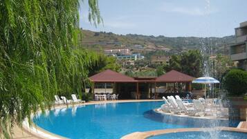 Außenpool (je nach Saison geöffnet)