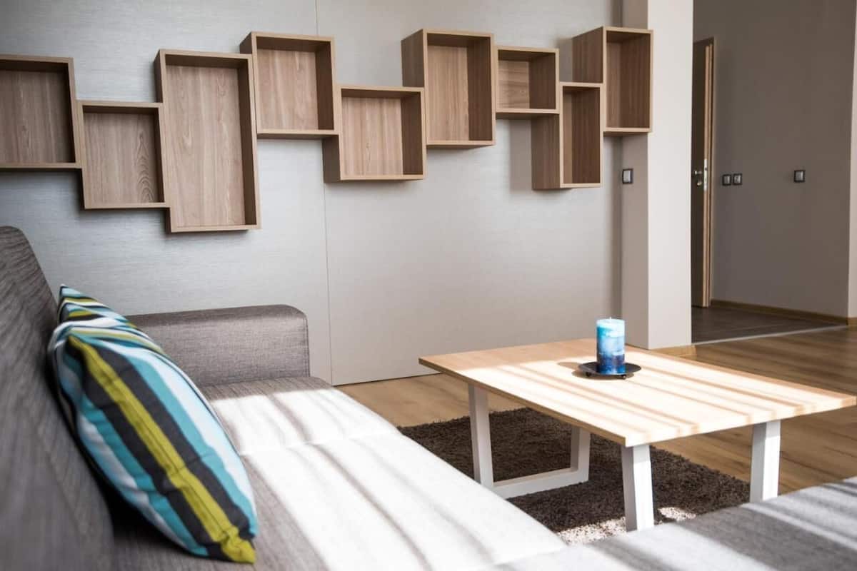 Luxe appartement, 1 slaapkamer | 2 slaapkamers, een minibar, een bureau, een strijkplank/strijkijzer