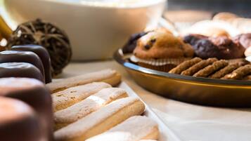 Free daily continental breakfast