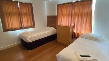 Laptop workspace, iron/ironing board, free WiFi, bed sheets