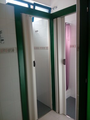Douche de la salle de bain
