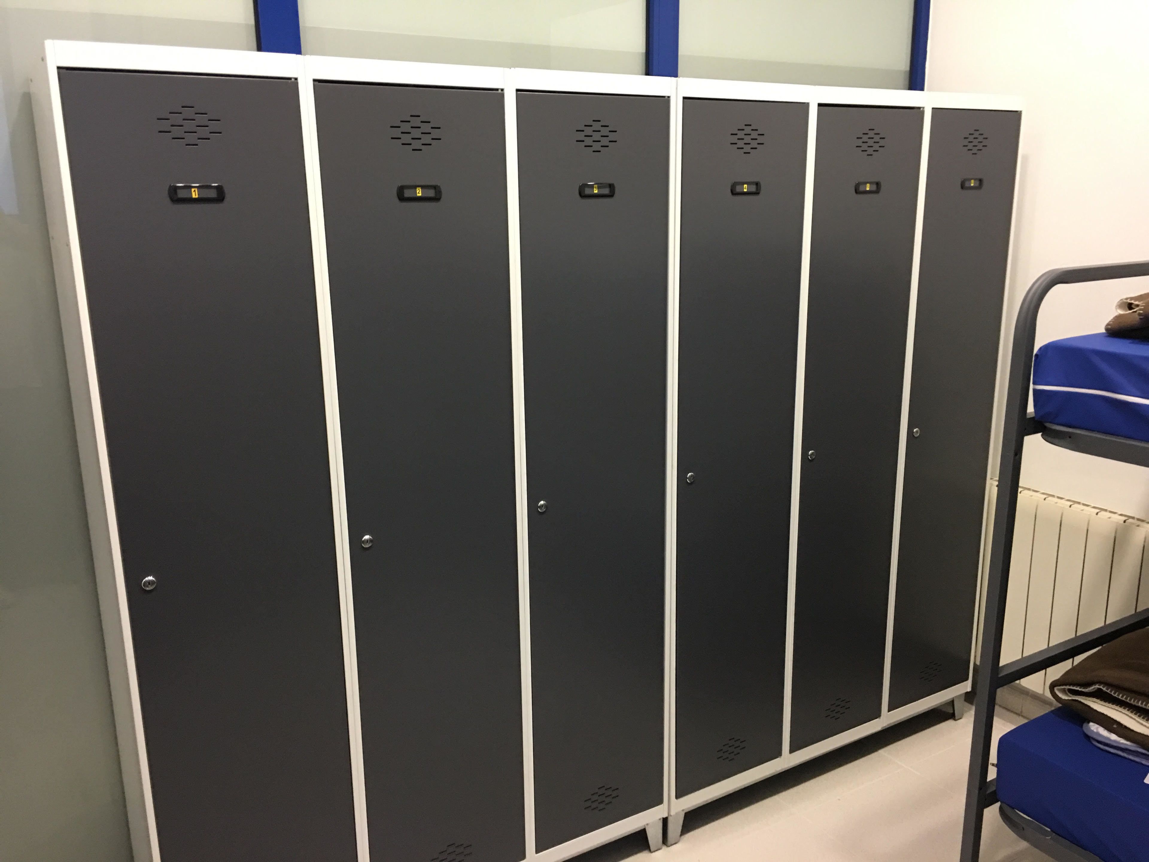 Standaard slaapzaal, alleen voor vrouwen, toegankelijk voor mindervaliden (6 beds) | Luxe beddengoed, een kluis op de kamer, verduisterende gordijnen