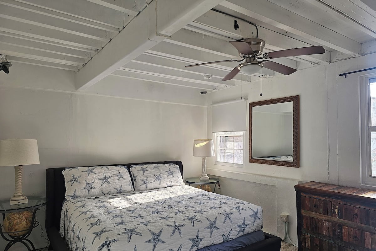 Deluxe Suite | 1 bedroom, Egyptian cotton sheets, premium bedding, desk