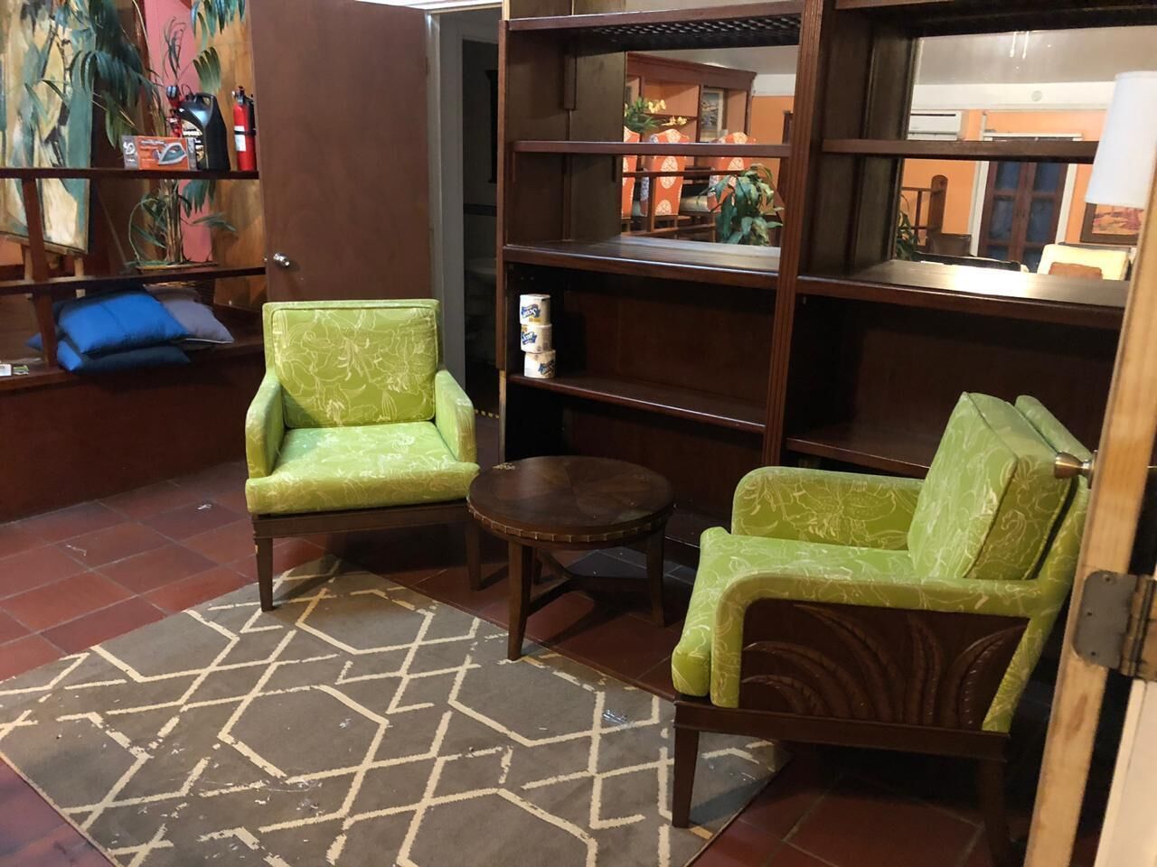 Lägenhet City - 3 sovrum - kök - utsikt mot staden | Vardagsrum | 45-tums tv med digitalkanaler, Netflix och Hulu