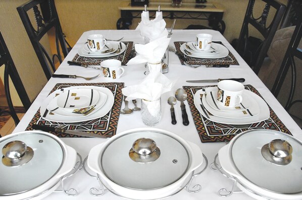 Dining - Dithakong Bed & Breakfast (Soweto)
