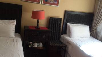 Twin Room | WiFi, bed sheets
