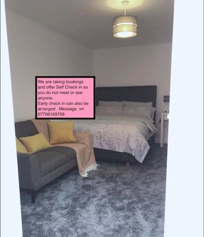 Habitación doble | Escritorio, sistema de insonorización, tabla de planchar con plancha