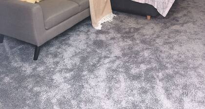 Two bedrooms self-contained flat with Free Parking - Flat 2