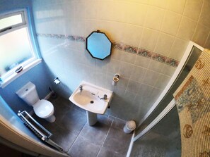 Family Cottage | Bathroom