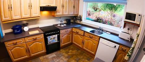 家庭村舍 | 私人厨房 | 冰箱、微波炉、烤箱、炉灶