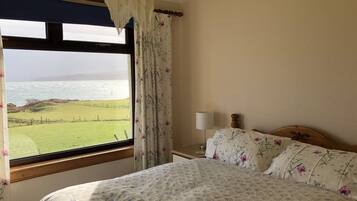 Family Cottage | 3 bedrooms, individually decorated, individually furnished