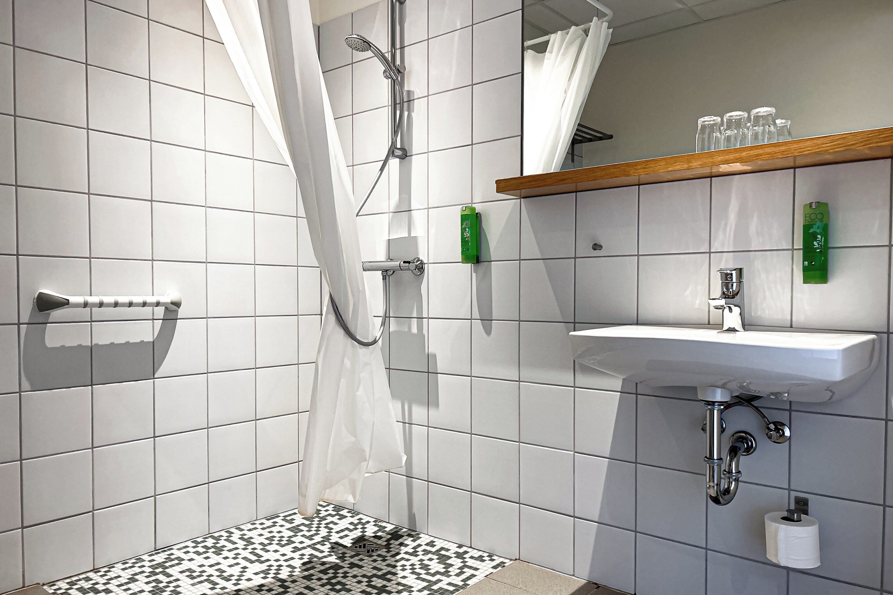 triple room, private bathroom | bathroom | shower, hair dryer, towels