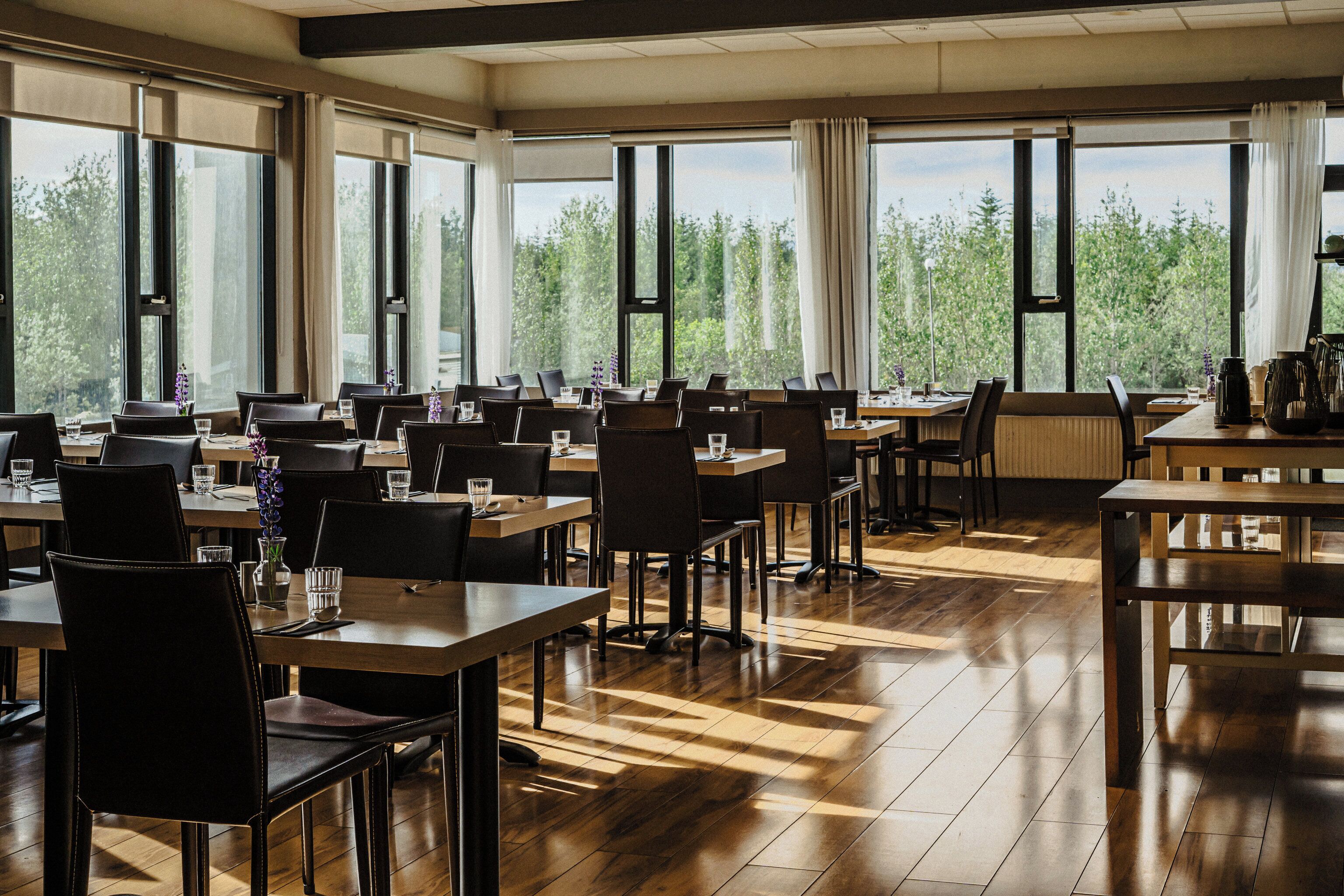 Breakfast and dinner served