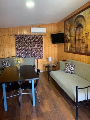Bungalow, 2 Bedrooms | Living area