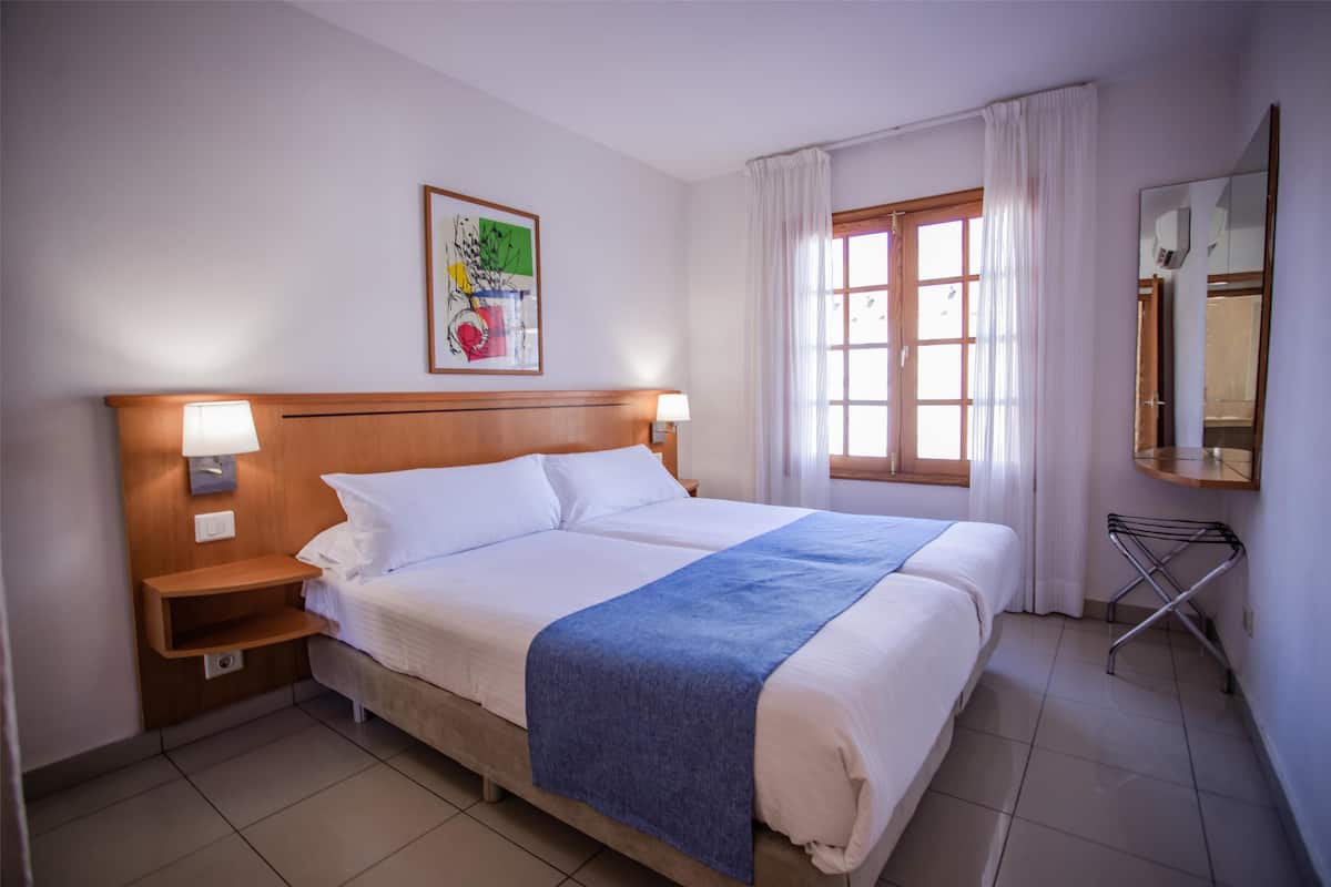 2 bedrooms, in-room safe, free WiFi, bed sheets