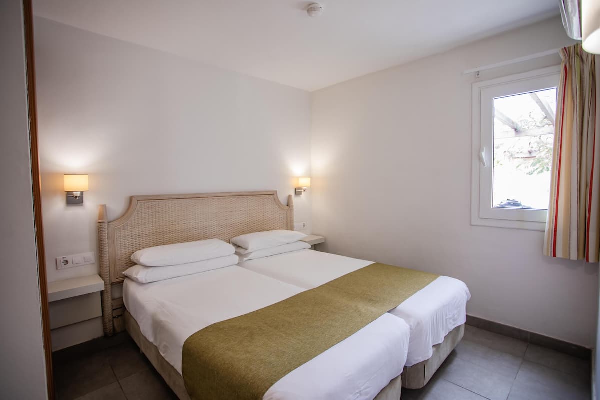 2 bedrooms, in-room safe, free WiFi, bed sheets