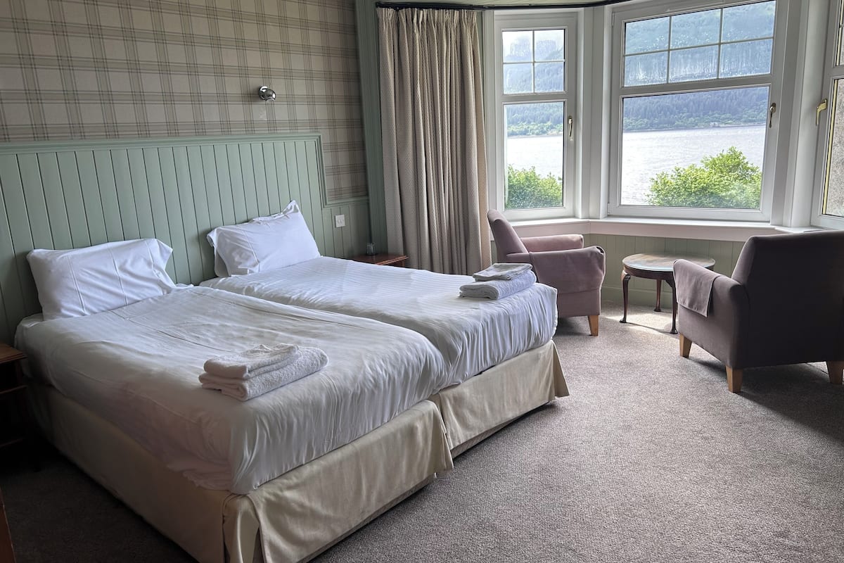 Standard Twin Room with View | Room amenity