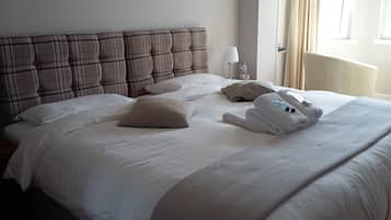 Habitación doble estándar, 1 cama matrimonial ( Loch View) | Vista desde la habitación