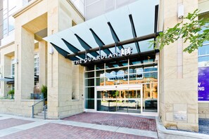 Exterior detail - Suite Digs The Guardian North (Calgary)