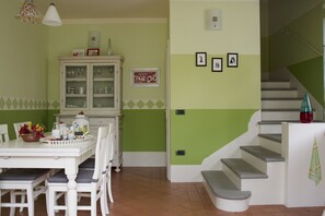 Luxury Apartment, 2 Bedrooms, Non Smoking, Garden View | Private kitchen | Oven, stovetop, espresso maker, electric kettle - Il Campano (Pescia)