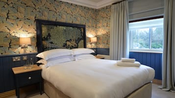 Skrivebord, skrivebord for bærbar PC og strykejern/-brett