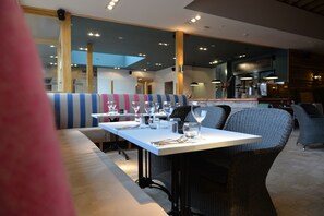 Breakfast, lunch, dinner served; British cuisine  - The Castle Inn (Harrogate)