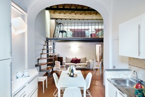 Comfort-Apartment, 1 Schlafzimmer | Eigene Küche | Kühlschrank, Ofen, Herdplatte, Kochgeschirr/Geschirr/Besteck