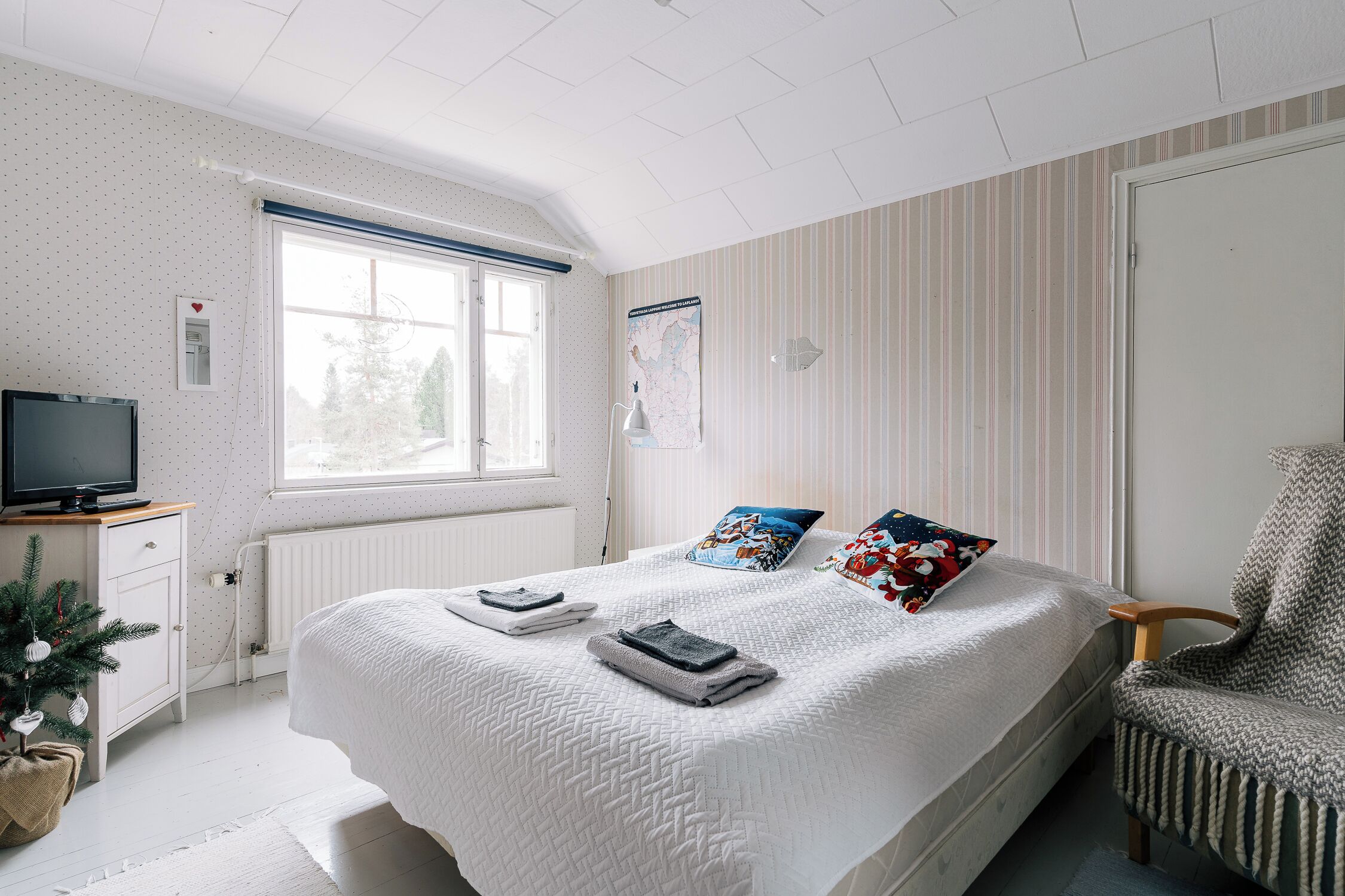 Economy Double Room | 1 bedroom, individually furnished, iron/ironing board, free WiFi