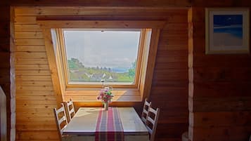 Cottage | Khu vực ăn uống tại phòng