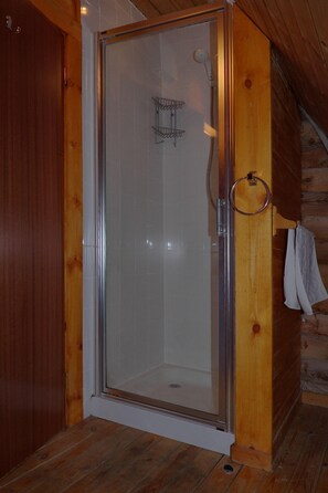 Ferienhaus | Dusche im Bad