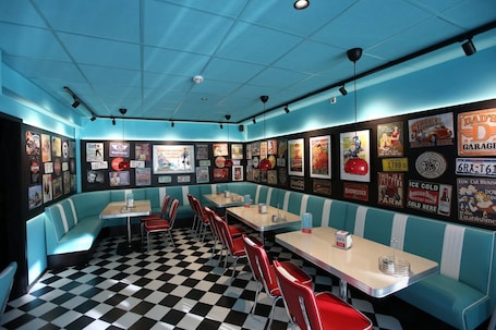 包含每日自助早餐