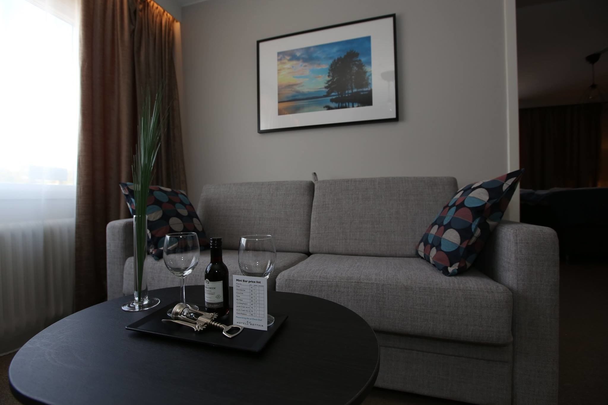 suite | 1 bedroom, premium bedding, minibar, desk